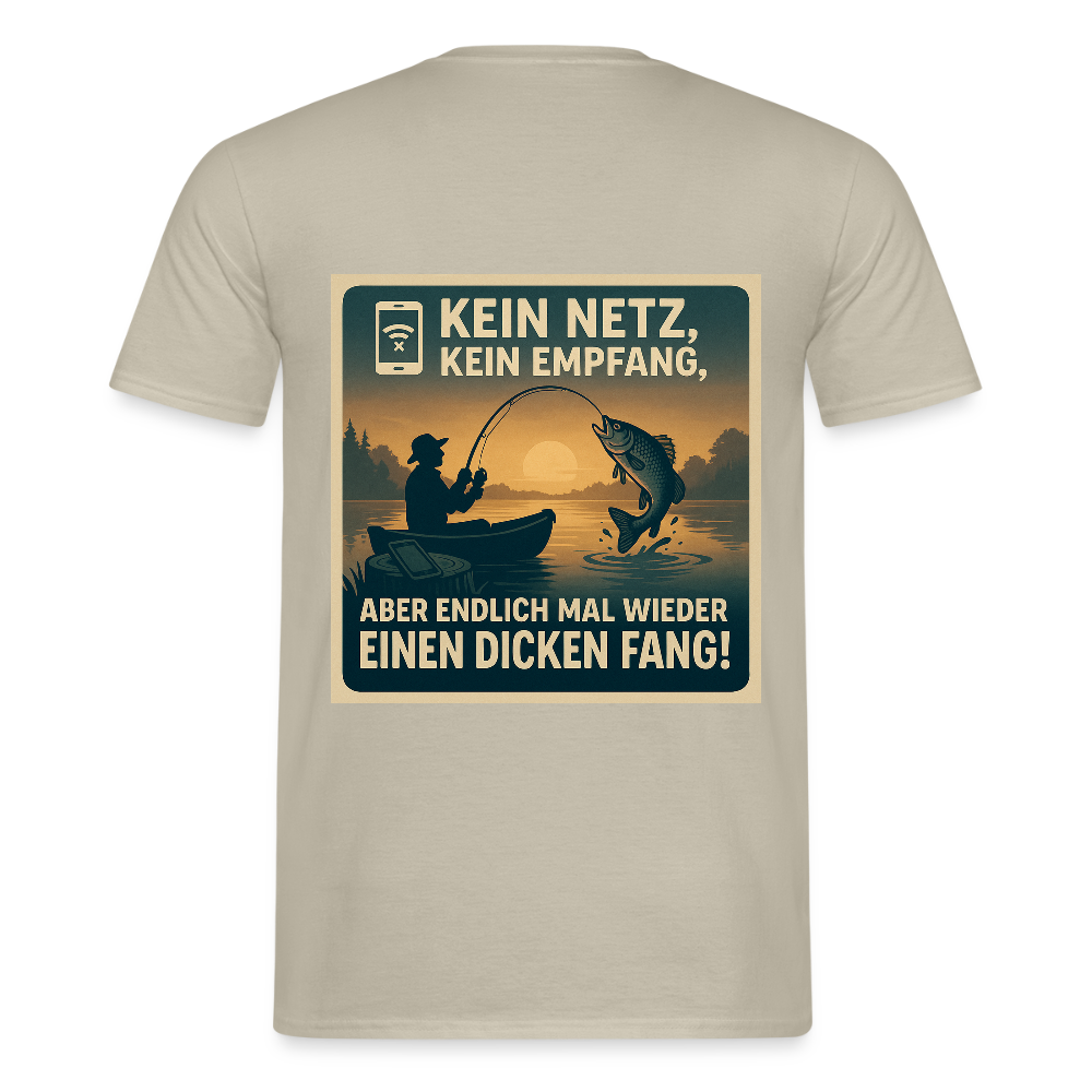 Herren T-Shirt "Dicken Fang" – Lustiges Angler-Shirt – Geschenk für Fischer & Outdoor-Fans - Sandbeige