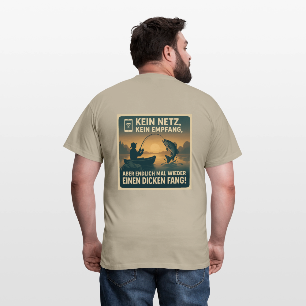 Herren T-Shirt "Dicken Fang" – Lustiges Angler-Shirt – Geschenk für Fischer & Outdoor-Fans - Sandbeige
