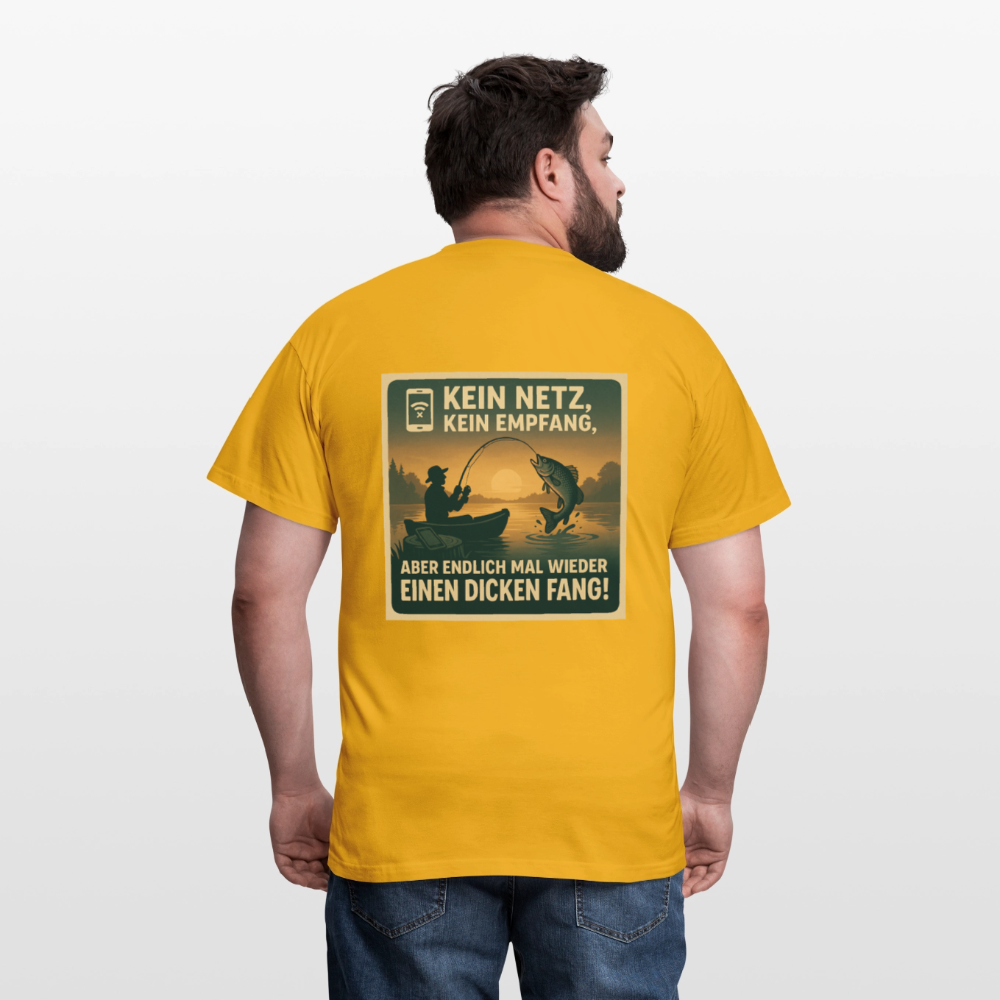 Herren T-Shirt "Dicken Fang" – Lustiges Angler-Shirt – Geschenk für Fischer & Outdoor-Fans - Gelb